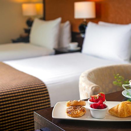 คาร์ลตัน โฮเต็ล แบลนเชิร์ดส์ทาวน์ Hotel แบลนชาร์ดส์ทาวน์ ภายนอก รูปภาพ