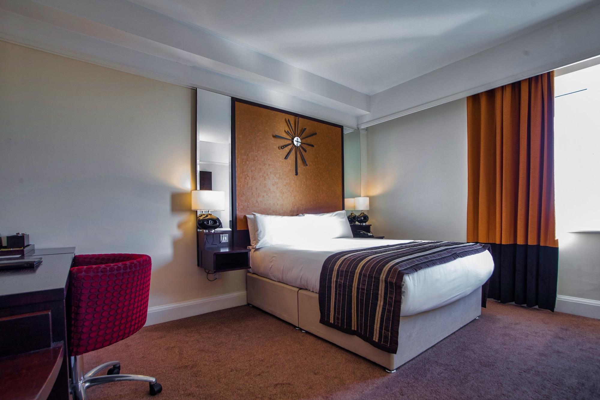 คาร์ลตัน โฮเต็ล แบลนเชิร์ดส์ทาวน์ Hotel แบลนชาร์ดส์ทาวน์ ภายนอก รูปภาพ