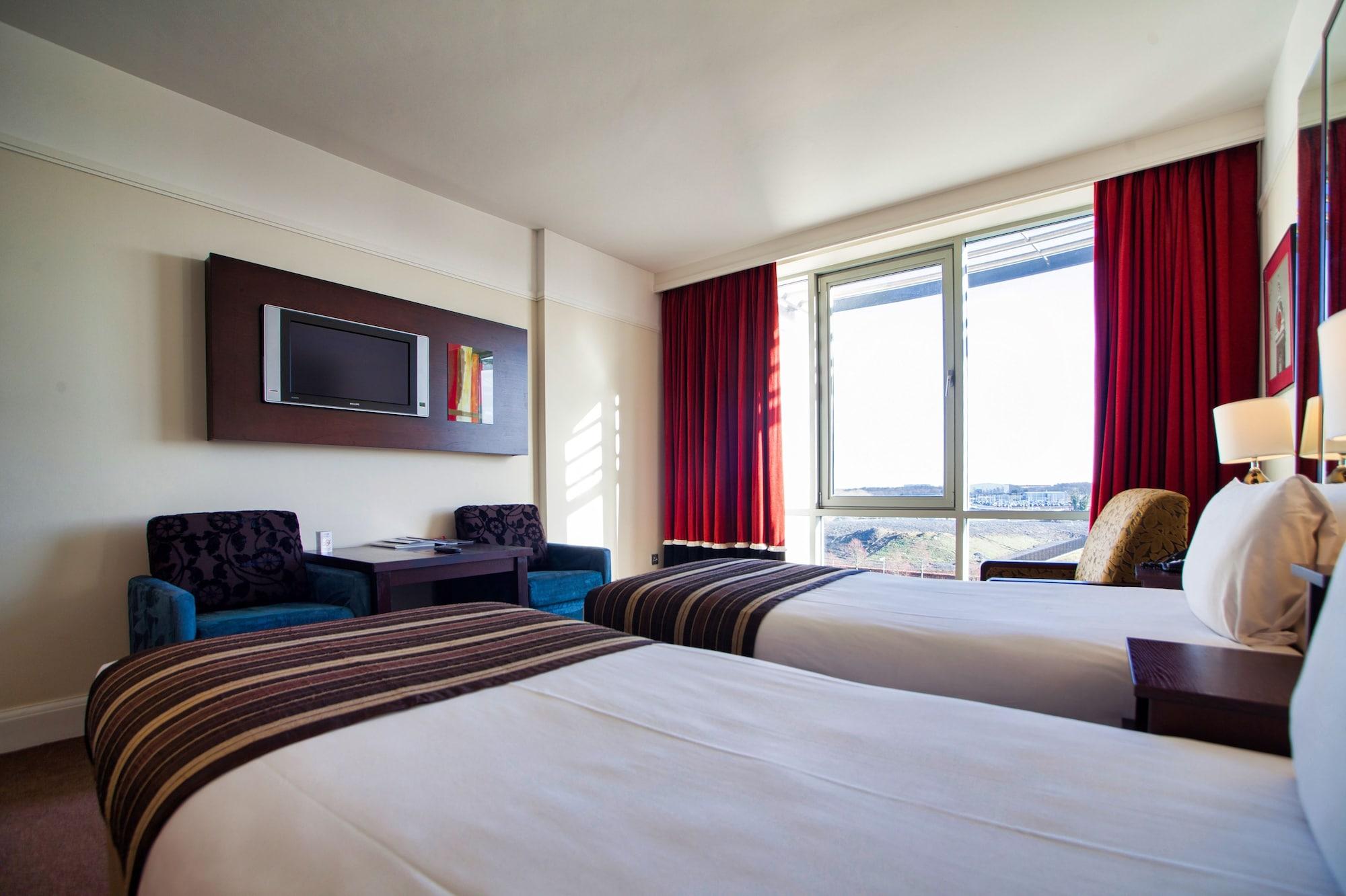 คาร์ลตัน โฮเต็ล แบลนเชิร์ดส์ทาวน์ Hotel แบลนชาร์ดส์ทาวน์ ภายนอก รูปภาพ