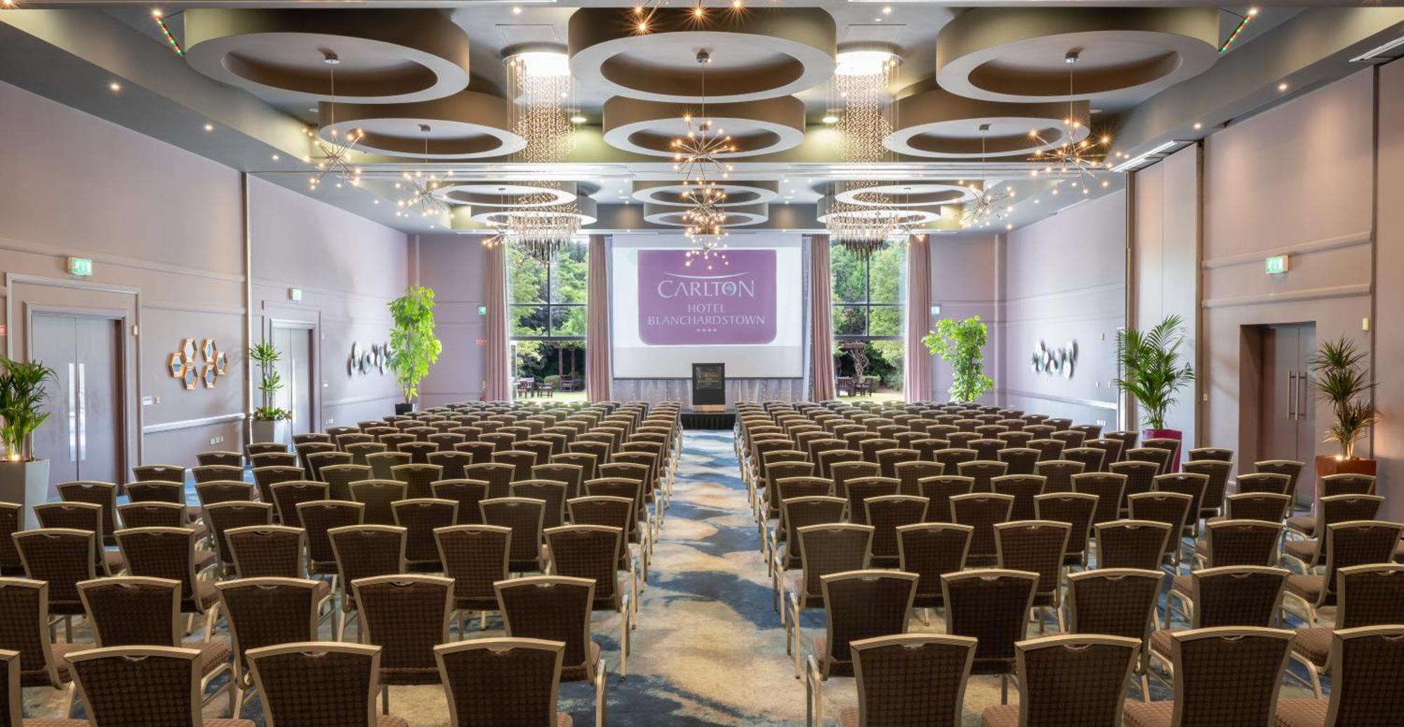 คาร์ลตัน โฮเต็ล แบลนเชิร์ดส์ทาวน์ Hotel แบลนชาร์ดส์ทาวน์ ภายนอก รูปภาพ
