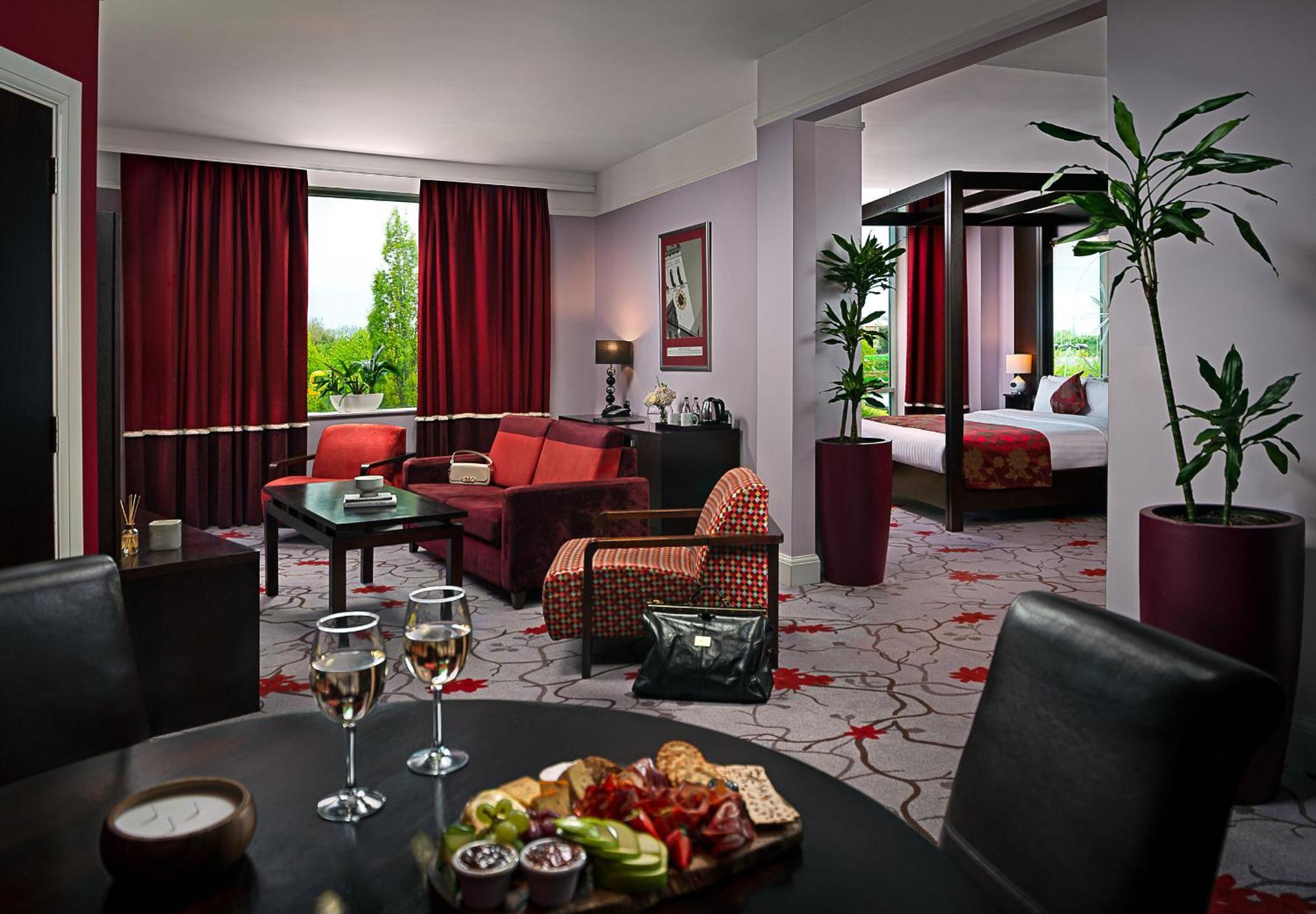 คาร์ลตัน โฮเต็ล แบลนเชิร์ดส์ทาวน์ Hotel แบลนชาร์ดส์ทาวน์ ภายนอก รูปภาพ