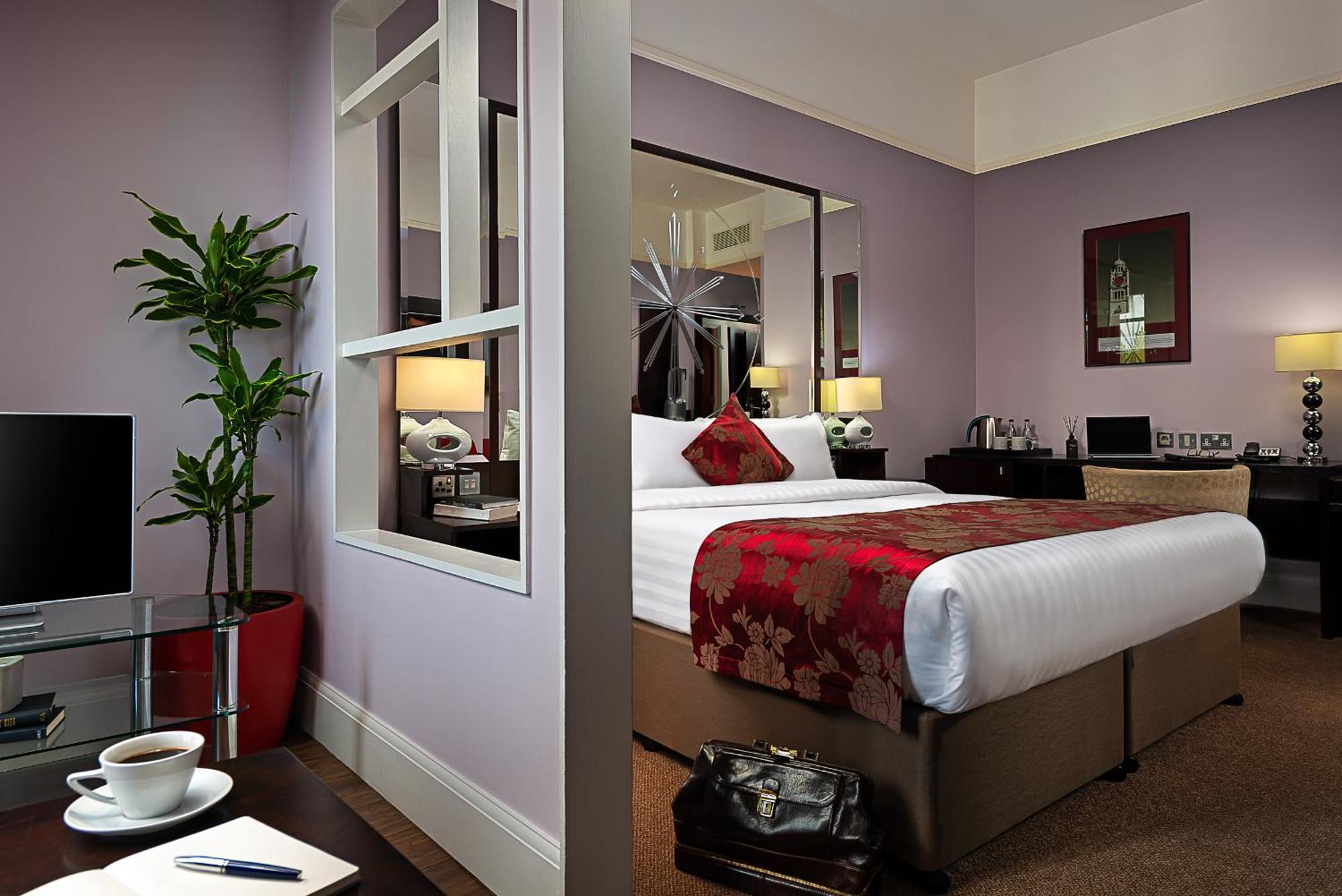 คาร์ลตัน โฮเต็ล แบลนเชิร์ดส์ทาวน์ Hotel แบลนชาร์ดส์ทาวน์ ภายนอก รูปภาพ