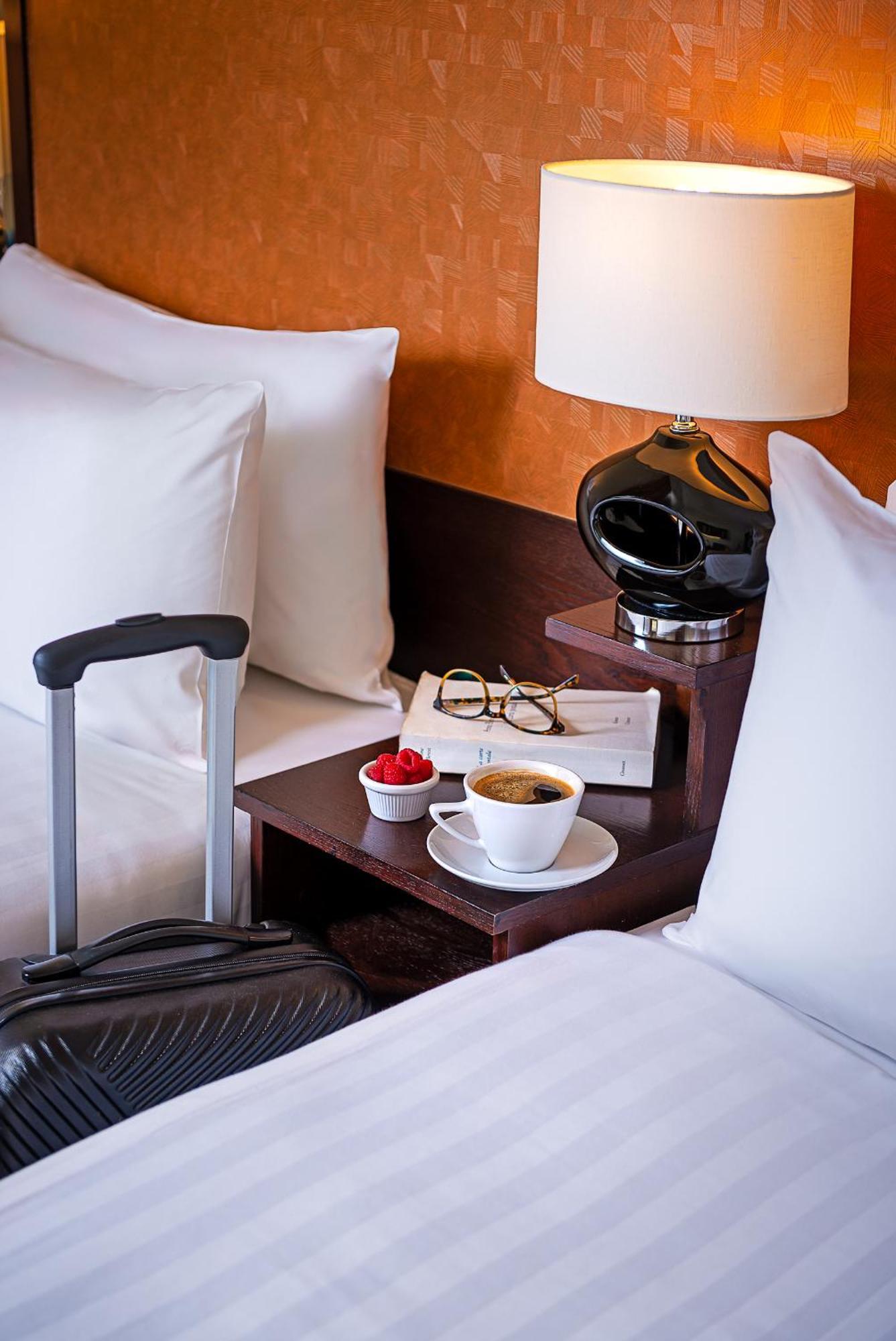 คาร์ลตัน โฮเต็ล แบลนเชิร์ดส์ทาวน์ Hotel แบลนชาร์ดส์ทาวน์ ภายนอก รูปภาพ